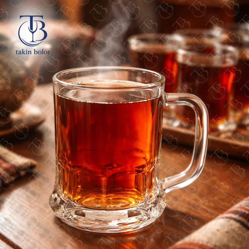شربت خوری شیشه ای از جنس بلور مدل KTZB119 از برند بلینک مکس روی میز