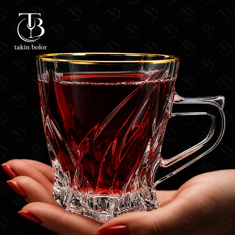 فنجان شیشه ای لب طلا از جنس بلور